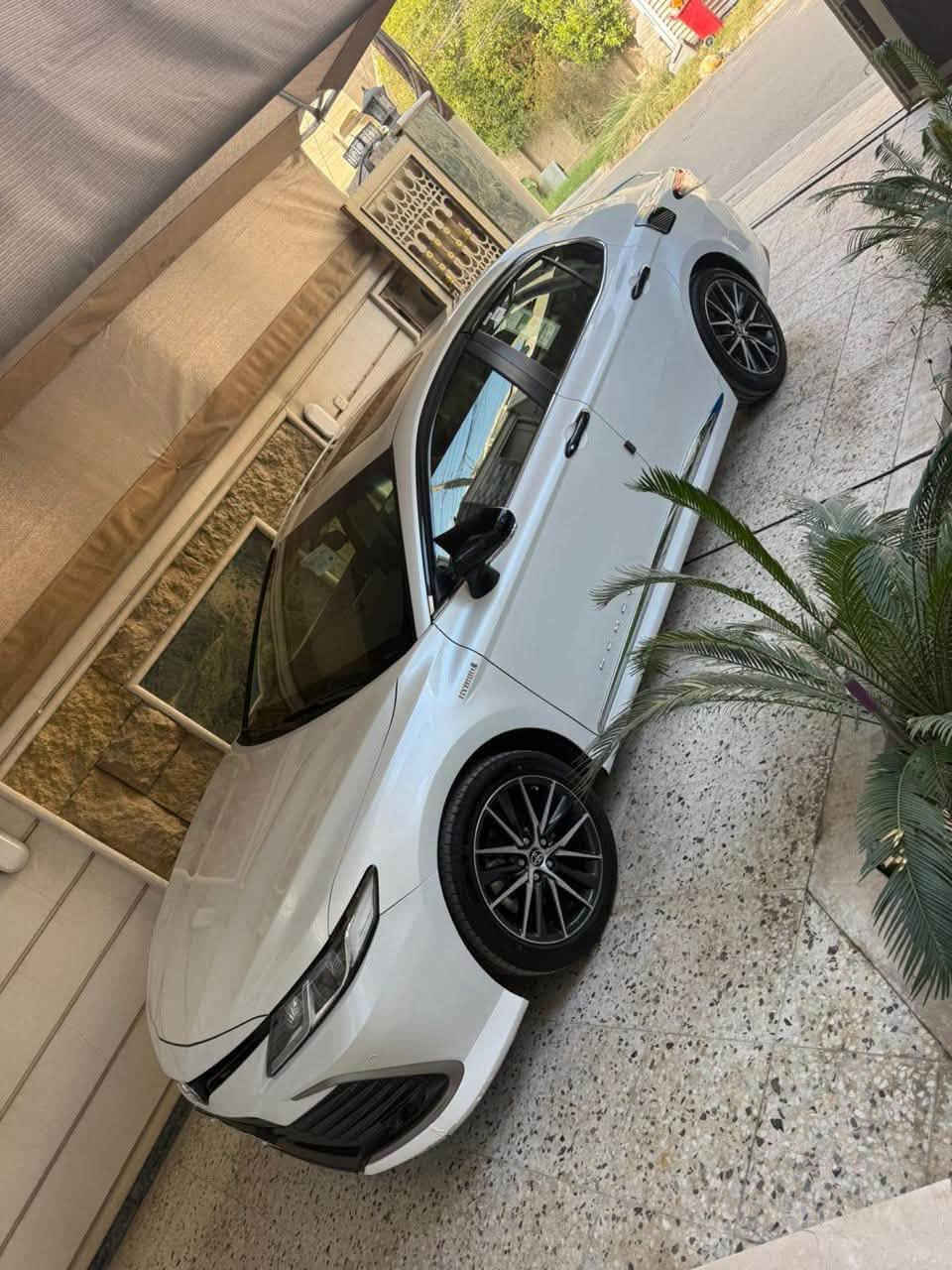 السلام عليكم
كامري هايبرد 2024
مواصفات gle 
خليجي وارد عبد اللطيف 
ماشية 40 الف 
مكفولة كفاله عامه
داخل ابيض 
فتحة 
بصمة 
باقي المواصفات معروفة 
مكانها بغداد او رمادي 
السعر 243 وبي مجال

للاستفسار 0771666085
