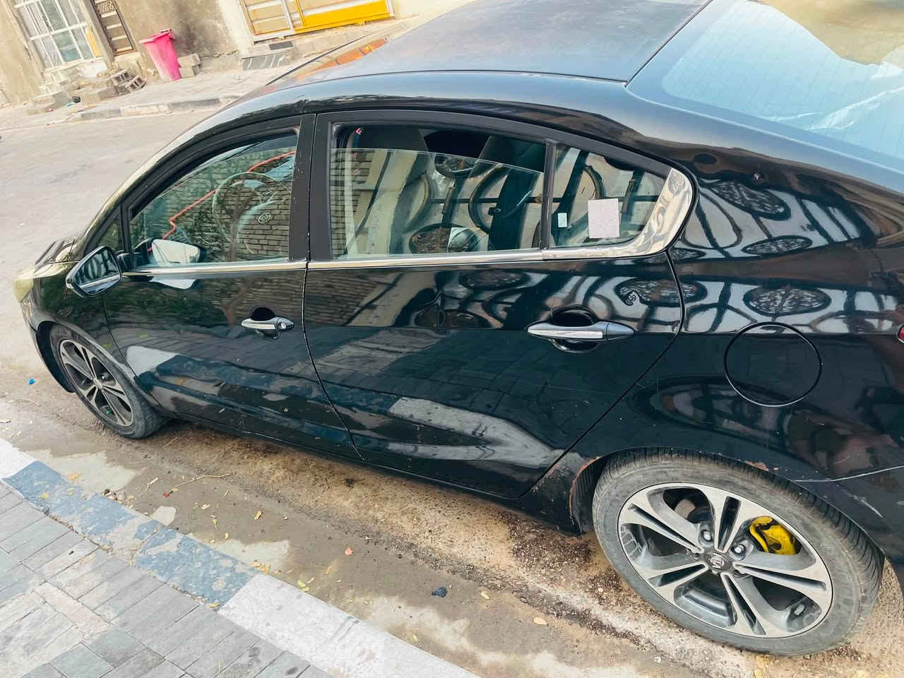السلام عليكم سيراتو موديل 14 لبيع او لمراوس السياره خليجيه ورقم بصره وبسمي موصفات السياره فول الاستفسار على هاذ الرقم *********** مكاني البصره الطوبه والنخيل
