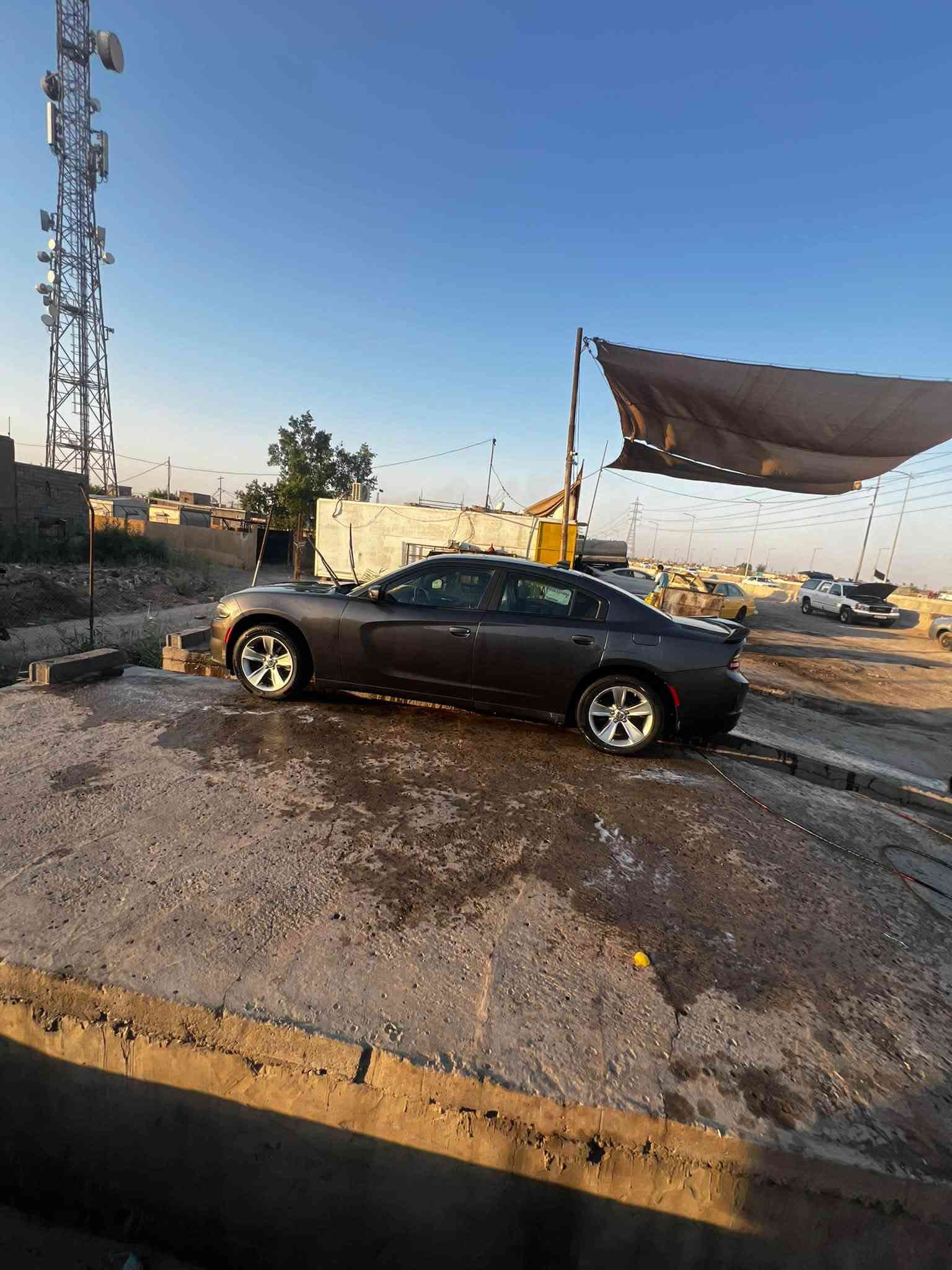 سلام عليكم جارجر للبيع موديل 2016 اصل سياره وراد امريكا بجم كبس بيه باب السايق مبدل او الباب الوره مرشوش جماليه الباقي كفاله كير محرك كله كفاله  سياره مكفوله لغد او شواصي محرك 3600 مواصفات SXT شاشه جبيره كشنات كهربائي تخم تايرات جديد حداده جديده رقم بصره بسمي تحويل ثاني يوم مكان السياره البصره سعر155وبيه مجال ***********
