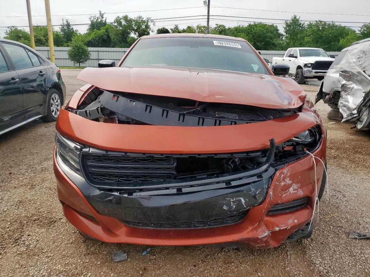 السلام عليكم 
للبيع او المراوس حسب القناعه 
دودج جارجر وارد امركي موديل2023 فئه بلاك توب حادث طرف البنيد فقط وبارد بالجاملغ الامامي ماشيه 38 الف رقم اربيل الجديد بأسم شركة هزه وسنويه جديده وكاله او تحويل كلش جديده السياره وبدون اي نقص 
مكاني كربلاء المقدسه 
للأستفسار الاتصال ***********

نص مكتوب في الصور:
- 657852885X
