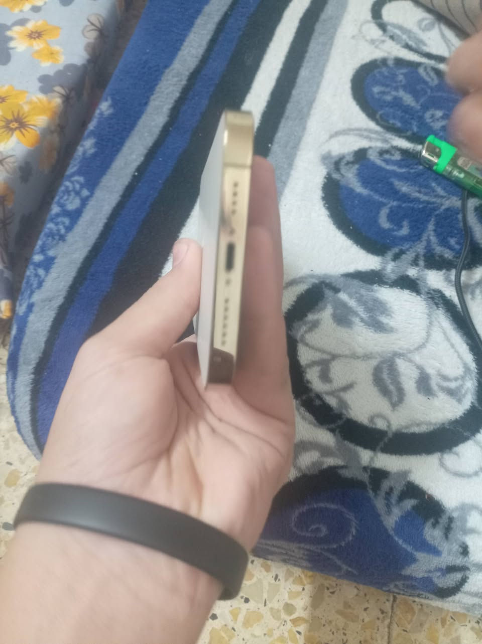 سلام عليكم عندي ١٣ برو ماكس البيع ذاكرته ٢٥٦
بطاريه ٨٠ بي فطر بل كلاز ما مبين
 ٦٠٠ و بي مجال مكاني كراده
***********

