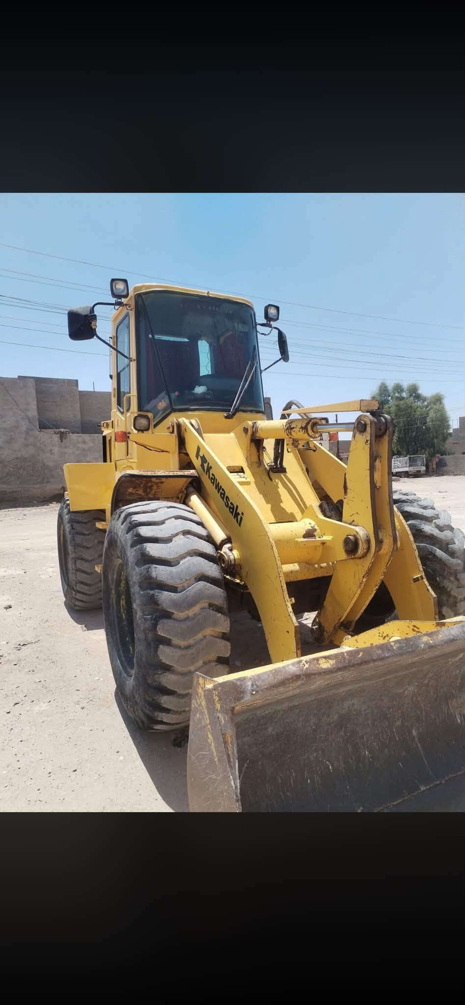 للبيع شفل كاوسكي موديل 2002 اصل  حجم 50 جاهز بلادي مكينه كير رفع دفع تخم تاير رقم وسنويه انكليزي   مكانها رمادي السعر 320 ورقه *********** ملاحضه بي تكحيلات صبغ
