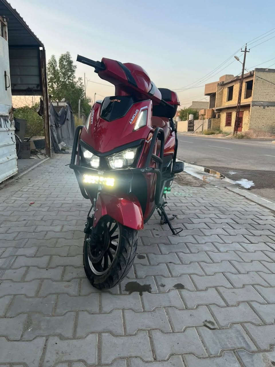 السلام عليكم
دراجه شحن سكنس نوع CPX 
للبيع دراجه نضيفه وبعد احله من الصوره 
ملف 3000فول مواصفات كامله مكمله تاخذه ربع ما تصرف عليه كلشي شغال كهربائياته مكان الدراجه بغداد المحموديه سعره 700وبيه مجال اتصل وبيك خير ودلل مديل 2026
***********بي واتساب
