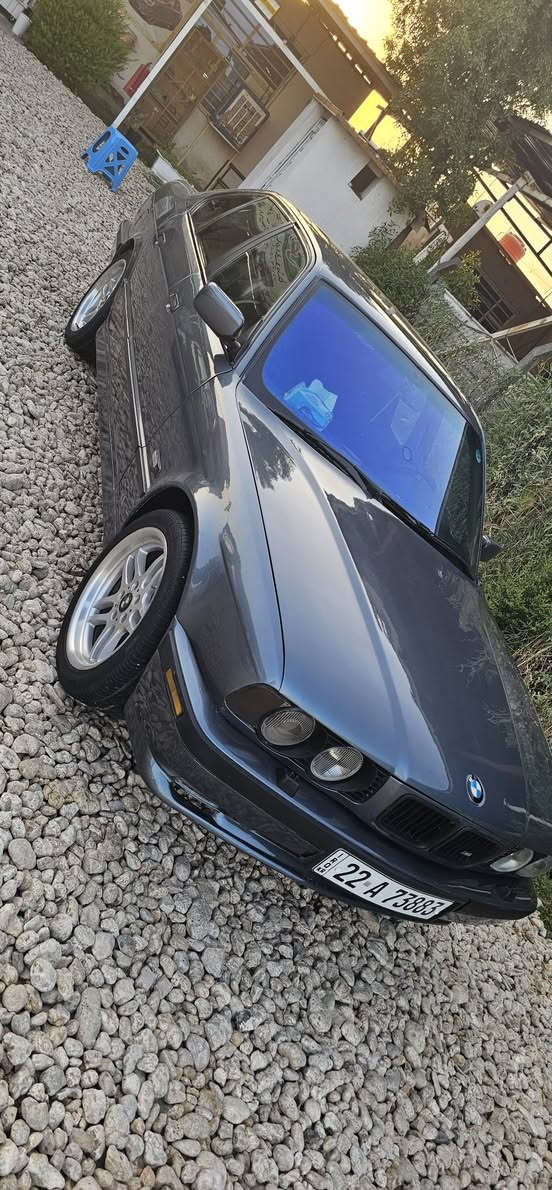 تحيه طيبه السعر 65$
بيئم 525 موديل 93 بجم عريض اصل جامه اماميه بلورايز
رقم اربيل دولي باسمي هزه وفحص وسنويه جديد
مكينه مسكر فانوس كير اوتوماتيك 
مكفوله من ظربه فقط صبغ عام جماليه
كير ومحرك وتبريد وتدفئه وحداديه كلهن بشرط
تراي وين ما يعجبك 
بابل الهاشميه ***********
السعر ((65))$$
