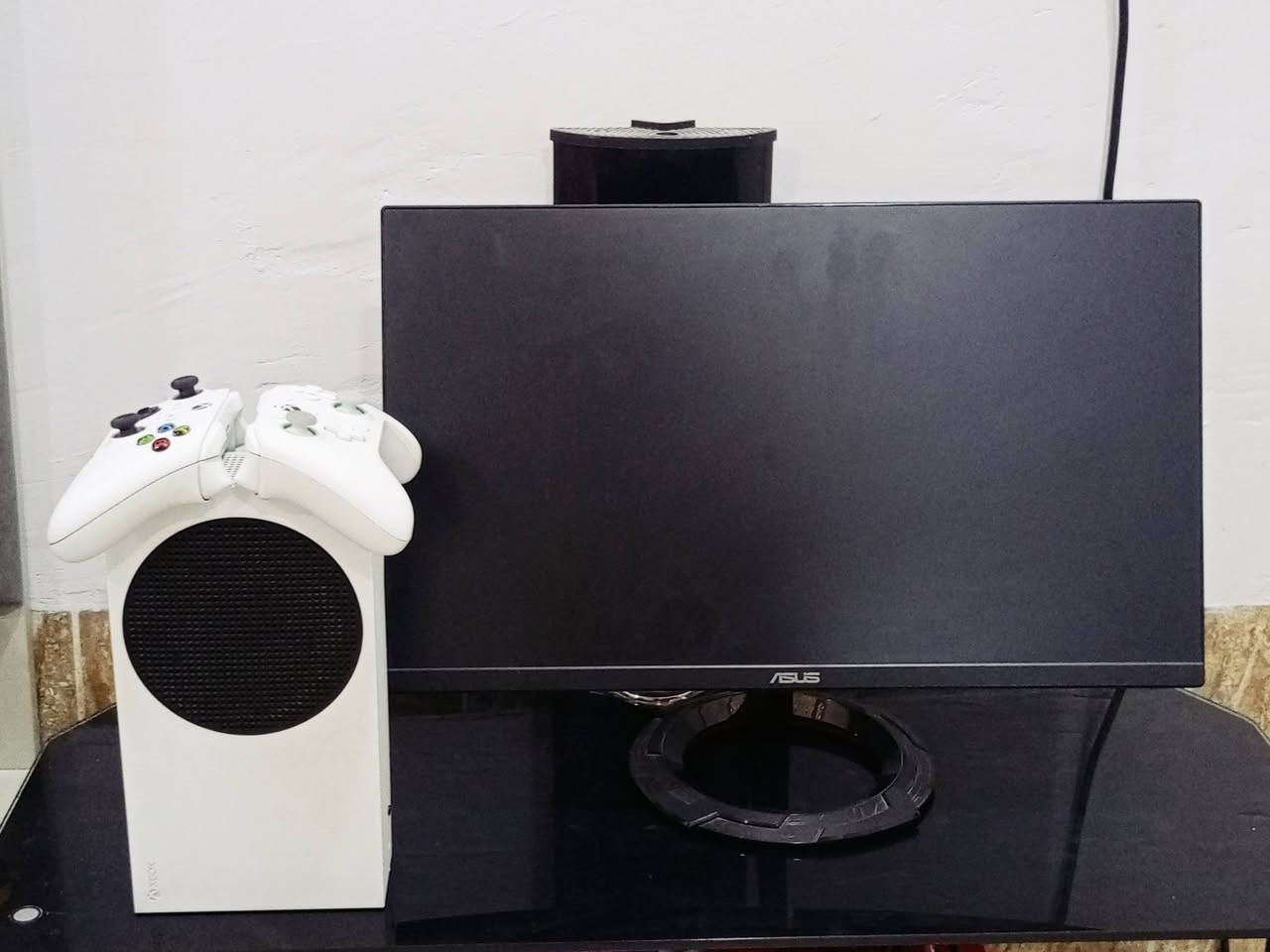 جهاز Xbox series s
جهاز جديد نادرا ما استعمله توازيت على فلوس ورايد ابيعه ويا جوستكين الاول الاصلي وكلشي مابي جديد والثاني كيم سير G7 

مع سماعات اكسبوكس الاصليه headset
series gen 2
ما يتجاوز عدد شحناتهة 8 مرات

مونيتر asus شاشه جديده مابيها اي قصور

24inch

165hz

Ips

1ms

1080

Freesync premium

Stereo speakers

هدية:
4 عدد sony 2700mA باتريات تكدك يوم كامل لعب
مع شاحنة 12v

ملاحظة ابيع شلع السعر  600 قفل
عنواني: صلاح الدين
*********** : رقم
