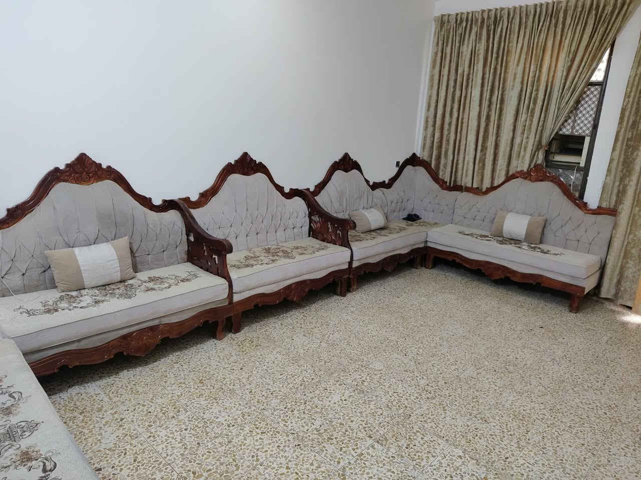 السلام عليكم تخم للبيع سعر 575 بمجال العنوان بهرس حي الشرطه*********** اللي يحب يتواصل ويانا على هذا الرقم
