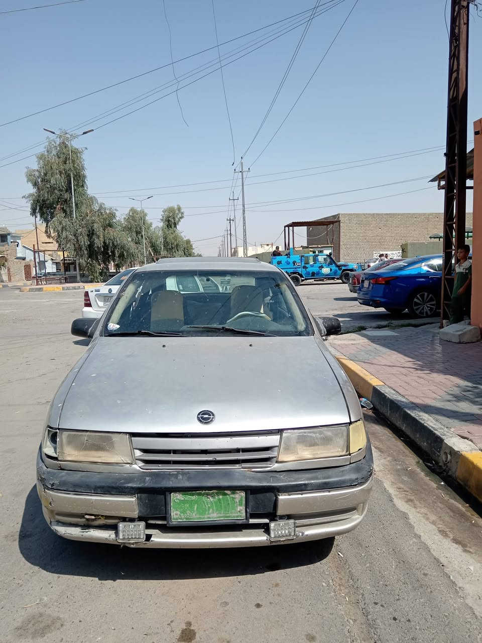 السلام عليكم
اوبل فكترا حجم ٢٠ مكينة وكير شرط لا صرف ولا نفخ السيارة جاهزة كير توماتيك ٤ تواير جدد باتري جديد شرط التحويل موديل ١٩٩١ السيارة مصبوغة عام بيها بس السقف ضرر مال تحرير الباقي شرط بلا معجون بس السقف بي معجون السعر ٢٠ السيارة يعوزها ترتيب بس مكينة وكير وتواير وطخم شرط والتحويل شرط من الشرعي السعر ٢٠ الشراي يتصل عل الرقم *********** مكان السيارة حمام العليل

