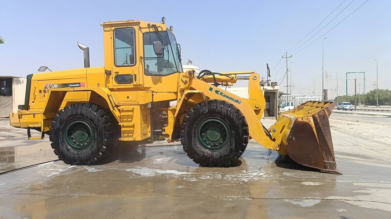 كاوسكي zv70 دخول جديد  (مكينة هينو)  ياباني بعدة ممرقم  مشتغلة بل عراق فقط 10تيام برغي ممفتوح بيهة المكينة عنوان ديوانية ***********
