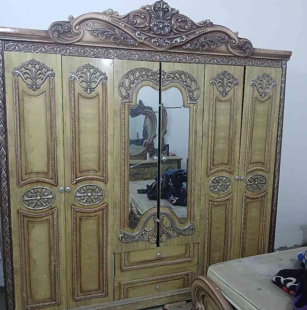 غرفة خشب • مستعملة • زعفرانيه