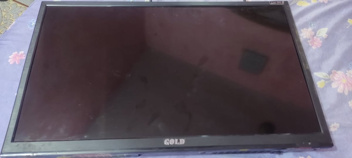 السلام عليكم 
تلفزيون للبيع ما بي نت السعر 65 وبي مجال 

 ***********
