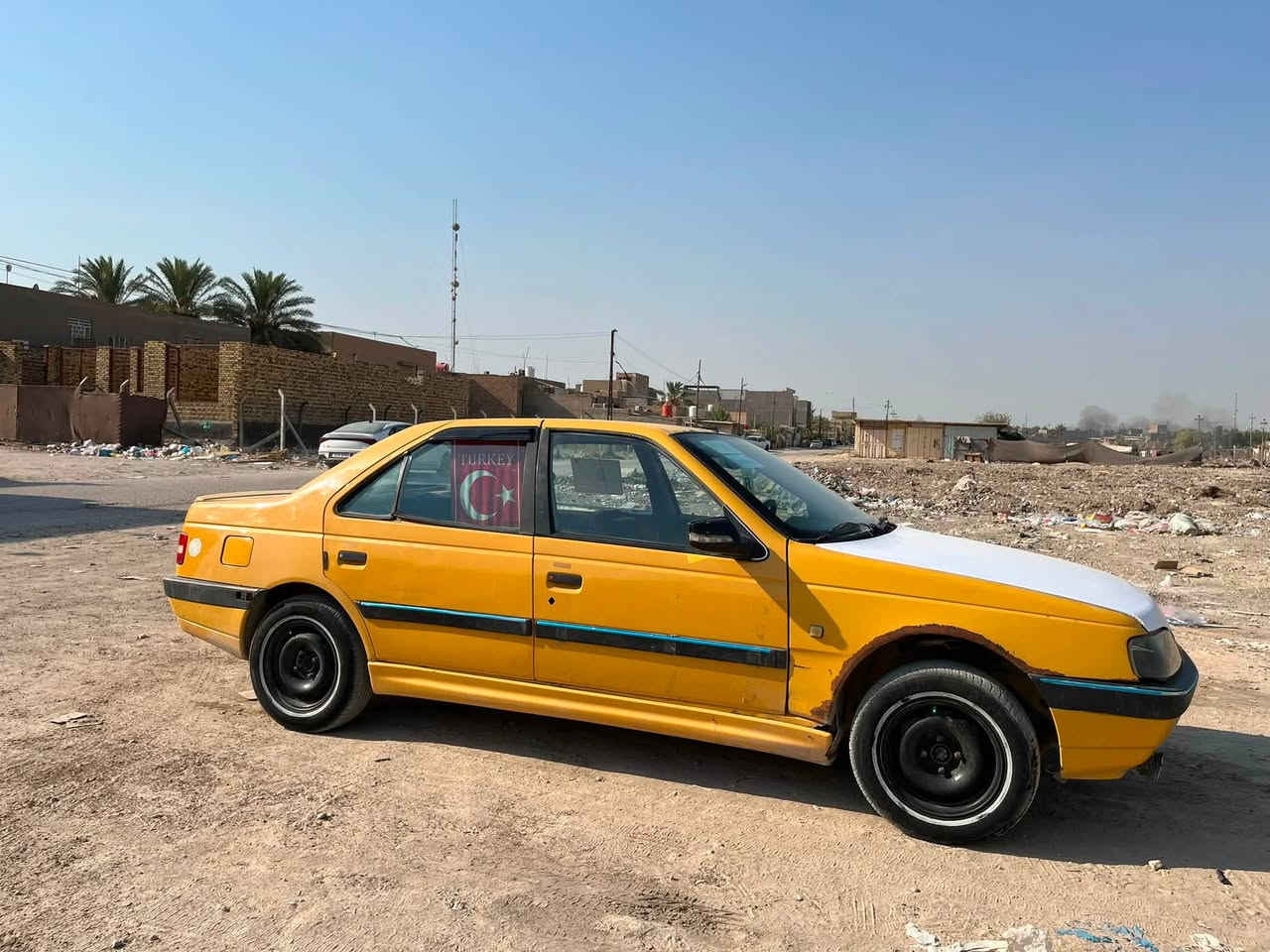 السلام عليكم بيجو ٤٠٥ 
السياره جاهزه ماعده التبريد مايشتغل السياره مبدلها راديتر ومبدللها مراوح جدد الشواصي سليمه عندك فقط الخياس بل قماره مكان السياره حله بكرلي السعر ٣٤ وبيها مجال بسيط 
ملاحضه السياره مشروع وطني بسم صديقي  السياره اكعدك ويا راعيها وتفاهم عليه غرامات ع راعي السيارره وعليه هيئه ١٢ الف اروح وياك نصفر الهيئه.  الرقم ***********
