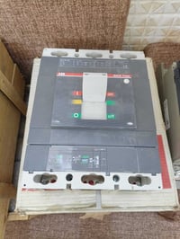 قاطع ١٠٠٠أمبير • ABB • باز بار