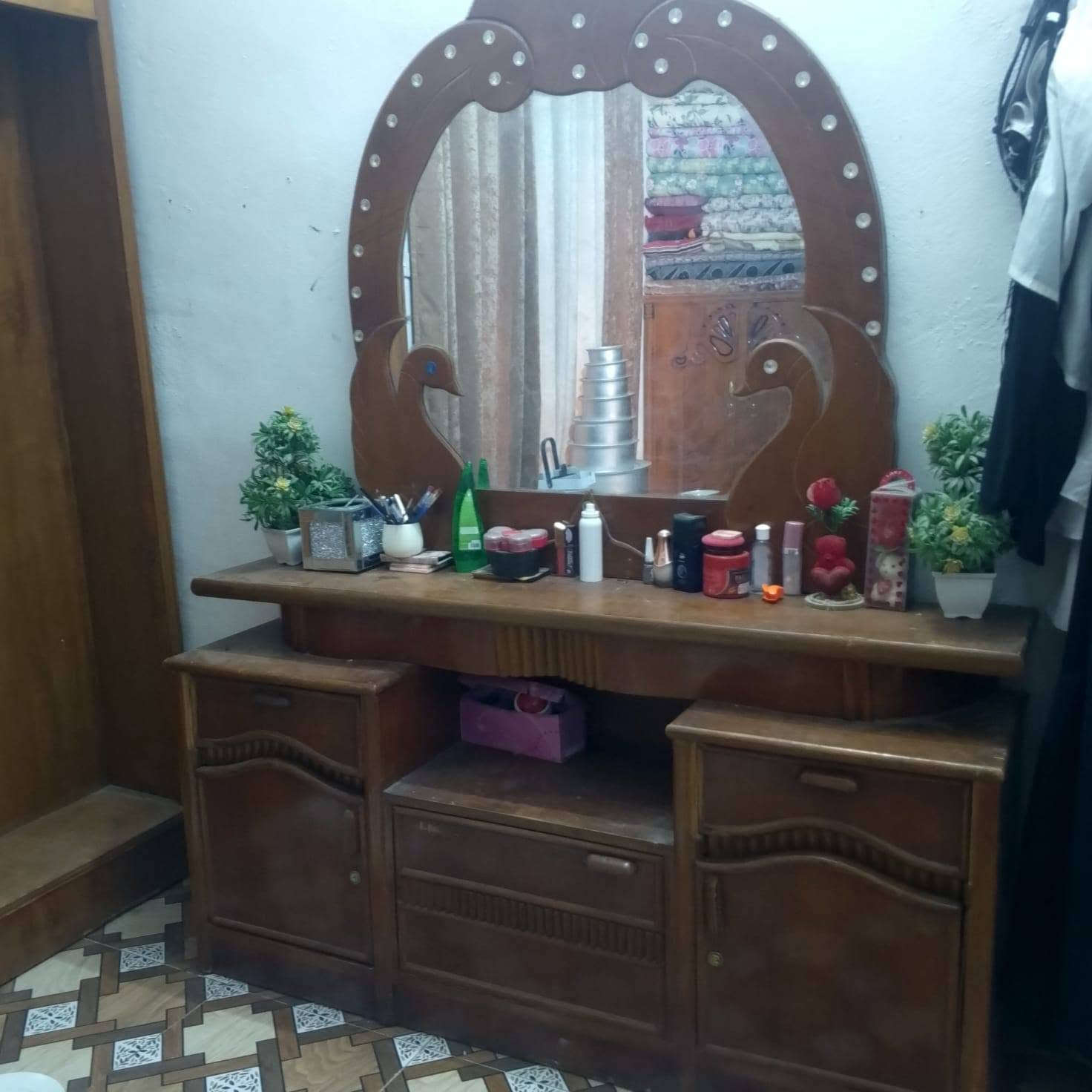 زاويه • مرايه • قابل تفاوض