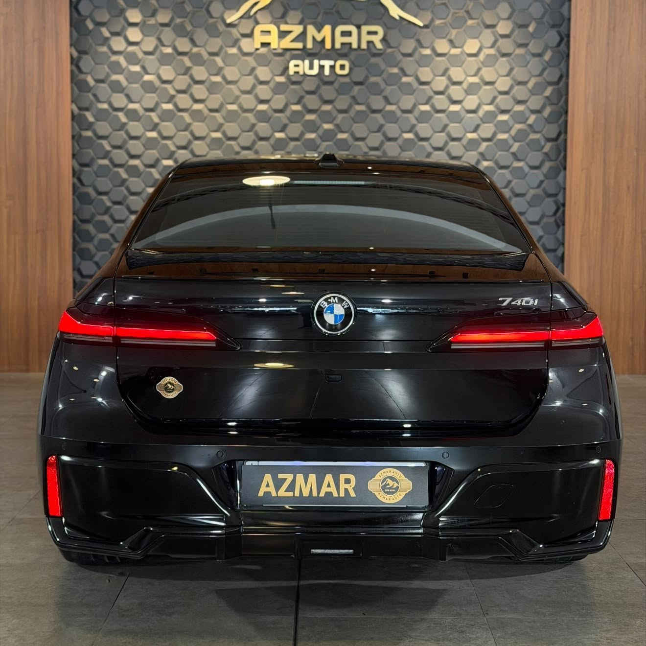 فخر الصناعة الالمانية 🇩🇪
BMW 740i 💎 الكرستالة
‎ارخص سعر بكل العراق 🔥
سعر : 675$ ورقة فقط🔥
موديل : 2023
ماشية : 18 الف ✅

مواصفات السيارة فول الفول 
ابواب شفط
بنوراما Sky lounge
جكات
سماعات Bowers & wilkins
داتاشو
ناضور بيها
‎تشغيل عن بعد
رادار امامي و خلفي
اوتو بارك
٤ كامرات
صندوك شفط
انارة كرستالة متعددة الالوان
كشنات جلد 
كشنات تدفئة و تبريد
ستيرن هيتر
كشنات كهربائي
كشنات ميموري
ويالة M بلادية
ستيرن M بلادية
شاشة بالابواب الخلفية(تحكم مواصفات السيارة)
تصاميم (My mode) تبديل الاوضاع
اوتو هولد
تحكمات كامل الستيرن
تغير اشكال الكيج
مواصفاتها متخلص و بعد هواية متنذكر

السيارة مرقم و جاهز  و عليها كتاب تضليل تحويل او وكالة بشرط
السيارة وارد امريكي كد الشبر كارت فقط بدون دواخل بدون ايرباك 🔥

السعر : 675$ ورقة 🔥

للاستفسار : ***********
العنوان : السليمانية المعارض الجديدة شركة ازمر اوتو معرض رقم ٣٤
