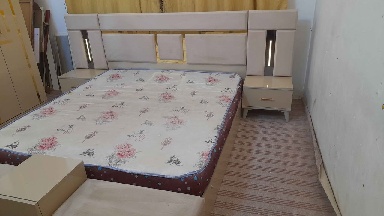 غرفة نوم تركي • مستعمل قليل • ٩ قطع