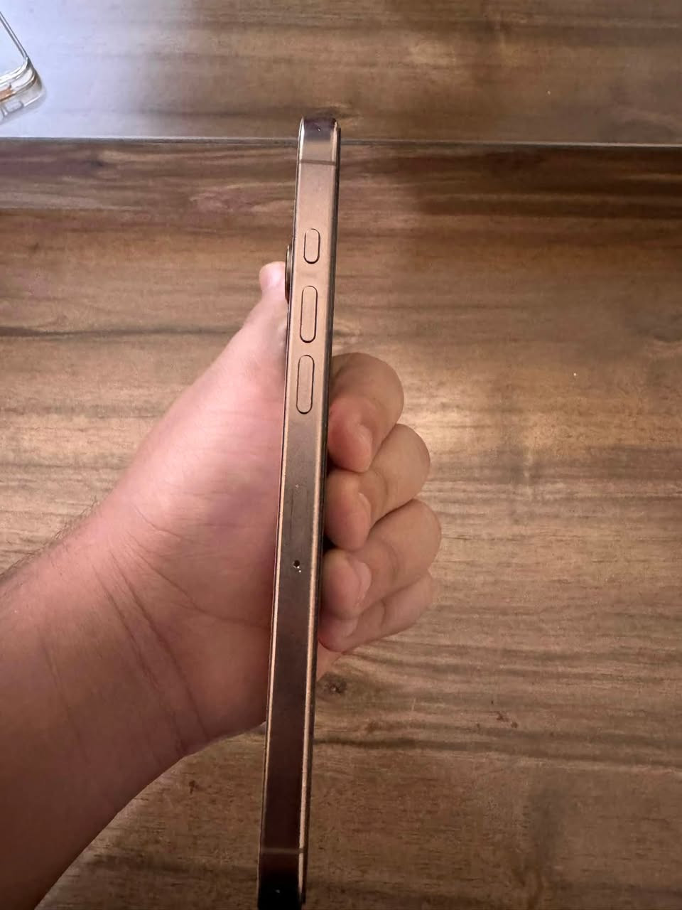 سلام عليكم ايفون ١٦ برو ماكس
عربي شرق اوسط 
نضافة ١٠٠٪؜
مكفول من كلشي ما مبدل بي شي 
التلفون بعدة بالضمان جديد كلش
بطارية ٨٩
السعر ١٣٠٠وبي مجال للشراي

                                                            ***********
