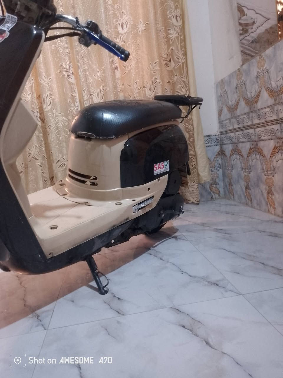 سلام عليكم درجه بوليسي ياباني مفتوحه ولفات فقط دراجه مال جناي مامتعوبه نضيفح وحلوه مكينه خرسه كهربائيات كله شغاله شلعه ومعدل خير من الله دراجه خرسه مكينه سعر 650وبيه مجال قليل الشراي واتساب نتصال فقط عنوان اسكان صناعي ***********

نص مكتوب في الصور:
- Shot on AWESOME A70
