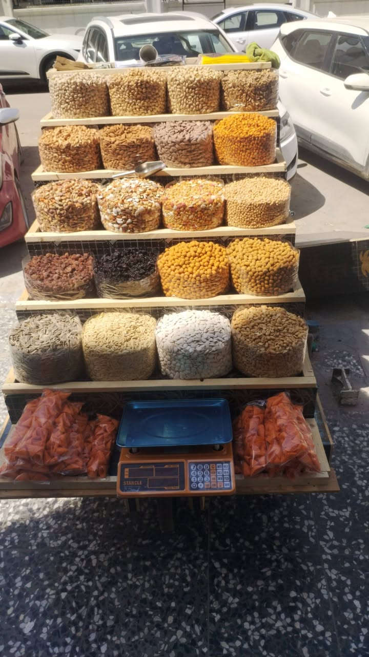 عربانه لبيع مال كرزات بيهه قبق سده قفاله كامله تايرات درجه اولا بيه خانه على طول عربانه السعر 400 / وبيه مجال @ ***********
