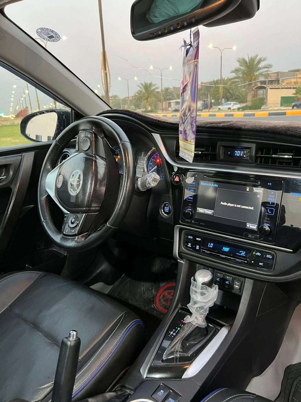 كورلا 2019 xse فول مواصفات
لونين ازرق غامق على اسود
ماشية 57 الف ميل
ضررها بابين مبدل بلادي نفس اللون
جاملغ امامي صبغ بس رش بدون ضربة
بجم كبس ، خلفي كبس ، بدون ايرباك
مكان السيارة كركوك ، السعر  135 وبيها مجال

***********
