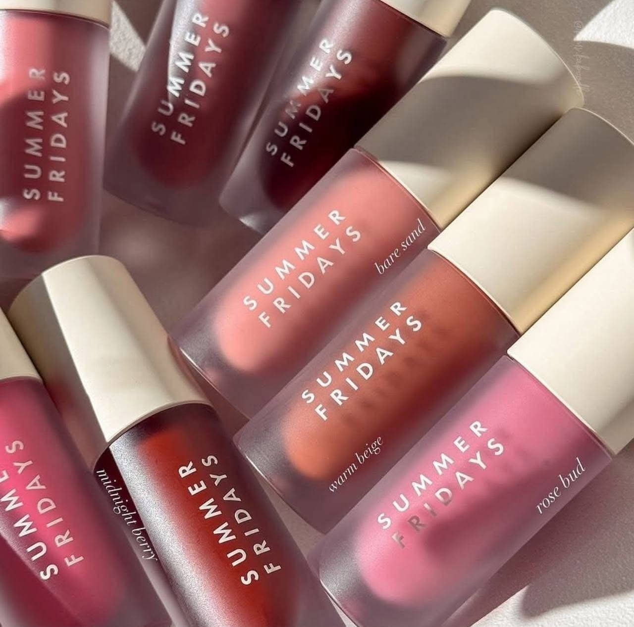 حمرة سمر  Summer Fridays ✨
لون ناعم، ترطيب واضح ولمسة راقية تعطي شفاه صحية وجذابة 👄💄

سعر الدرزن18 الف 
للحجز وتساب
***********
