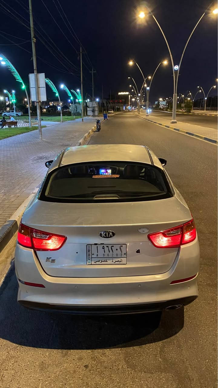 كيا ابوتيما k5 موديل 2014 
جاهزة محرك وكير وحدادية ومنظومة تبريد جديدة  وزوج تايرات _ الدواخل وغرفة المحرك والصندوك  والكهربائيات كلها كاملة نظافة 100% السيارة جاهزة من كلشي ناقصها فقط راجز الحار وصبغ... وارد كوري تبديل جاملغ الخلفي. السعر 95$ تحياتي *********** البصرة, العراق
