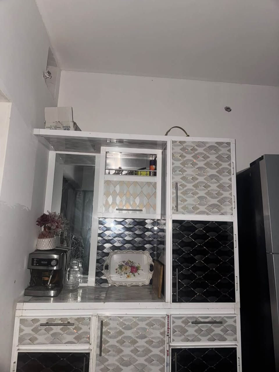 كاونتر المنيوم 200 الف وبي مجال
عرضه متر ونص وبدون سنك مابي اي ضرر
مكاني مدينة الصدر
رقم التواصل ***********

