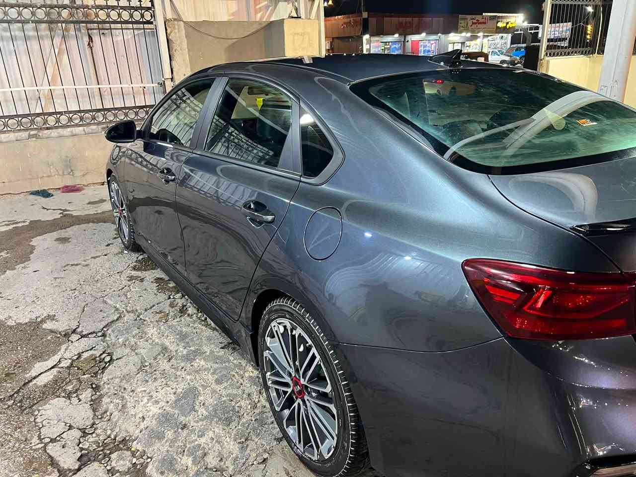 كيا فورتي GT 2021 للبيع فول مواصفات 
فتحه
بصمه 
رادارات امامي خلفي 
نظام Sport 
ماشيه 90.000
كير ومكينه كله مكفول 
تخم تايرات جديده 
صدر جديد 
كير عادي 6نمر 
مكان السياره بغداد
السعر 130 وبيه مجال 
***********
