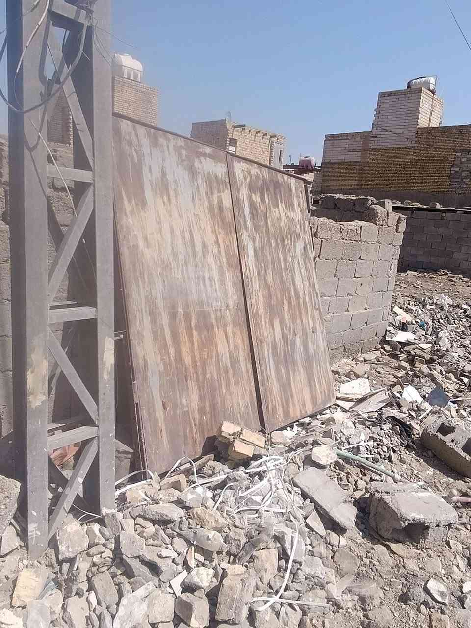 بيبان نضيفه ومحجر درج وباب محل ***********
