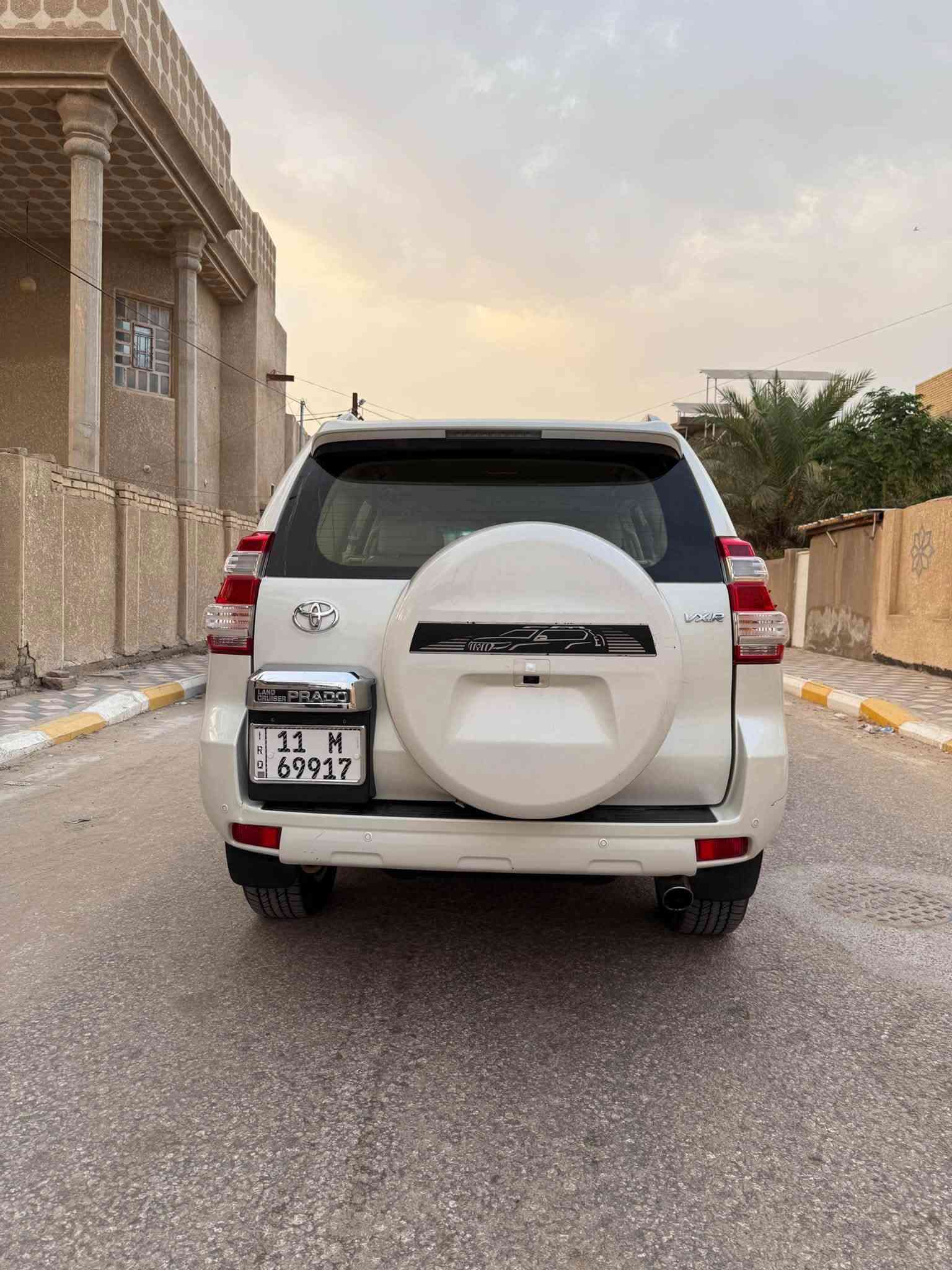 برادو 2017  

اعلى فئة VXR دشبول لكزز 

6 سلندر ماشية 95 الف سنوية بأسم والدي تحويل مباشر
رقم بغداد - مكاني ديوانية
ملاحضات / بارد بسيط باب السايق موضح بالصورة
وباب الجنطة مبدل وكالة يعني بالسونار يطلع يمك برغي مفتوح فقط. 

سونارها موجود لليحب ارسله اله
سعر 330 ورقة
اتصال ***********
