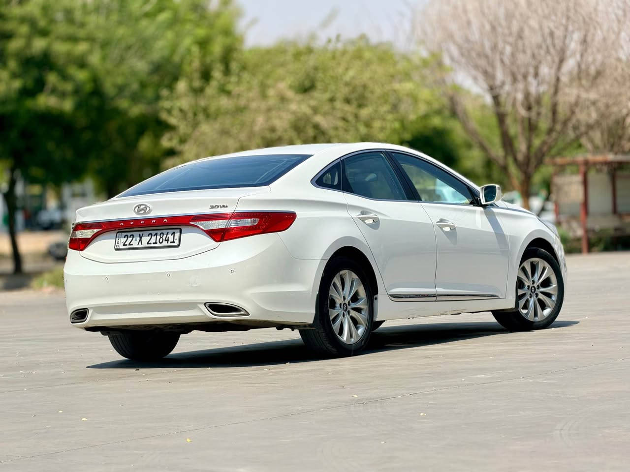السلام عليكم

هونداي ازيرا ٢٠١٥ خليجي 
✅مكينة V6 دوش مامفتوح
✅كير AT مامفتوح
 السيارة جديدة مابيها اي نقص ٣ سويجات بلادية وياه كتلوكات شركة بيه ايد وحدة من هية زيرو لحد الان سيارة مامتعوبة  

✅رقم اربيل الجديد هزة سنوية جديد لحد 2030  

🔴مواصفاتها  

داخل لونين بيجي واسود 

تبريد قطعتين 

سيدي جنجر ٦ أقراص  

بردة خلفية كهرباء 

بردات جانبية 

مري شفط + نضام ترحيب 

لايت لد عدسة  + بك لايت لد 

تدفئة كشنات جلد

حساس امامي خلفي  

باقي المواصفات معروفة 

🔥سعرها 135$ بيه مجال بسيط 
*********** وتساب مكاني كلار كالار, السليمانية
