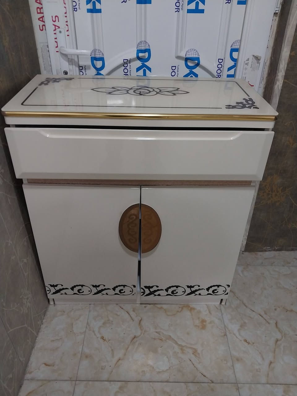 السلام عليكم 
غراض بيت للبيع
***********
