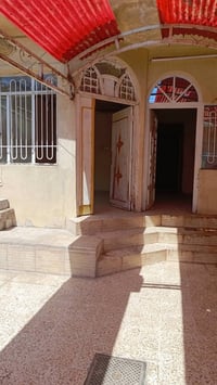 دار للايجار • حي الانتصار • ١٠٠م ٣غرف