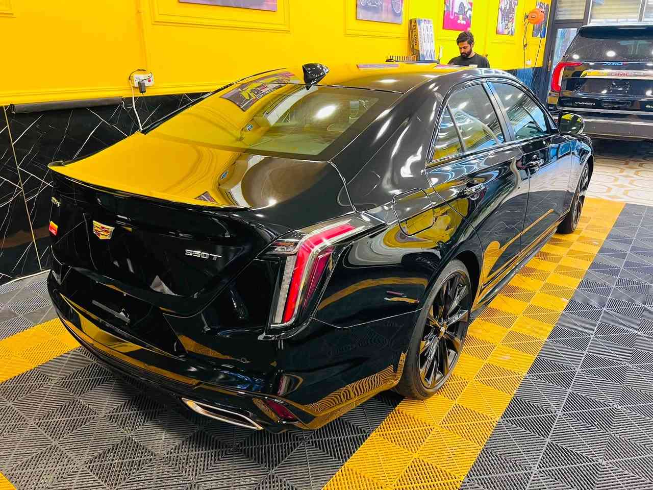 كاديلاك ct 4  2023
فول مواصفات 
حادثه جاملغ امامي بدون دواخل راجع بارد PEDR 
بدون صبغ فقط تكحيل بصيط 
مرقمه رقم بصره السياره جاهزه مابيه نقص 
السعر 193
للتواصل ***********
