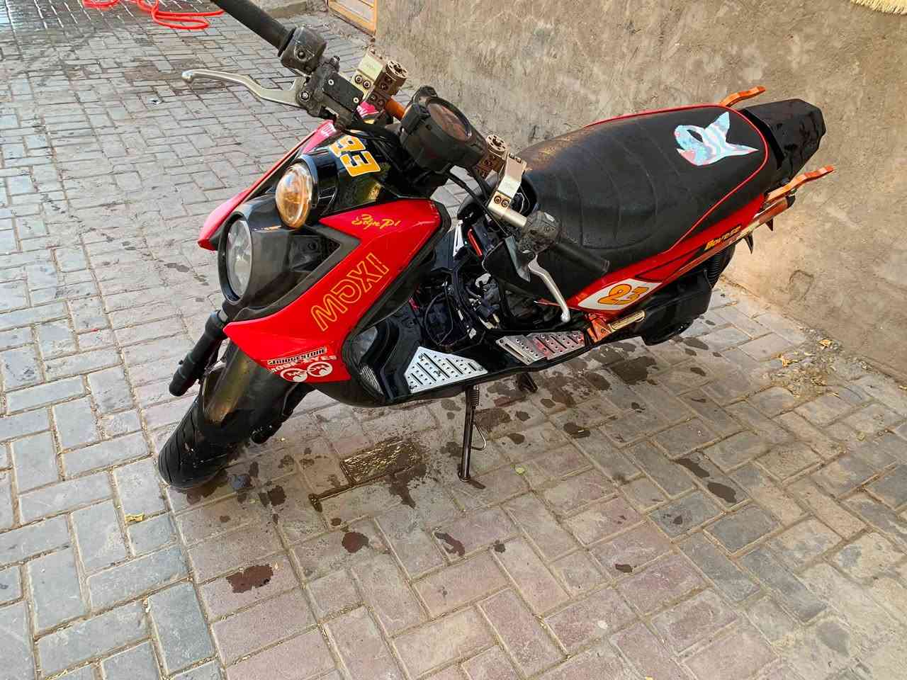 سلام عليكم سكنس جبلي دراجه نضيفه لا تنقيص لا تبخير مداراه دهن موتل كل 20 يوم بانزين محسن فلتر شوته ويه كل تبديله دهن شلعه ومعدل تشك الكاع  التزويد العليها

ستيرن 4 قطع مال كاوسكي 
صالنصة مال كاوسكي ام الحساس
قبق كلجات رياضي  
قبق فلاوين  توبو  
دوسات بصمة شركة توبو 
سبايدرات شركة توبو  
قاعدت رقم
بك لايت r6 اصلي 
كلجات تايوان 
ملقط رياضي شركه  k & s
الدراجه بل واقع احله من الصور بهواي
للعم التزويد العليها كله مال تفصيخ يعني مبيها قطعه تجاري
بيها نقص براغي بس
والدراجه شوفت عينك
التواصل  واتساب فقط رقم ***********
