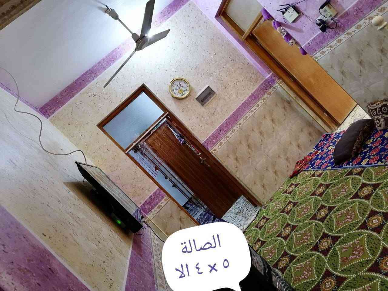 يا الله
بيت مساحة ١١٠ متر مربع الشكل
 واجهة ١٠ متر ونزال  ١١ متر 

تصميم هندسي بناء يحتوي على 

١- طارمة 
٢- استقبال 
٣- مطبخ 
٤- صالة 
٥- غرفة نوم 
٦- صحيات داخلية وخارجية

درجة أولى  اساس صب كونكريت مع السقف والرباطات كونكريت، البناء طابوق، الأرضية كاشي والجدران سيراميك  شغل درجة أولى

ملاحظة / البيت مشمول بالتطويب 

العنوان / الكوفة / حي الصدر الثالث  دور الحوزة . شارع رقم ١٠ 

يبعد عن مسجد الكوفة مشي 10 دقيقة 

السعر ٧٣ بيه المجال قليل 

للتواصل / 

 ***********

*********** .
