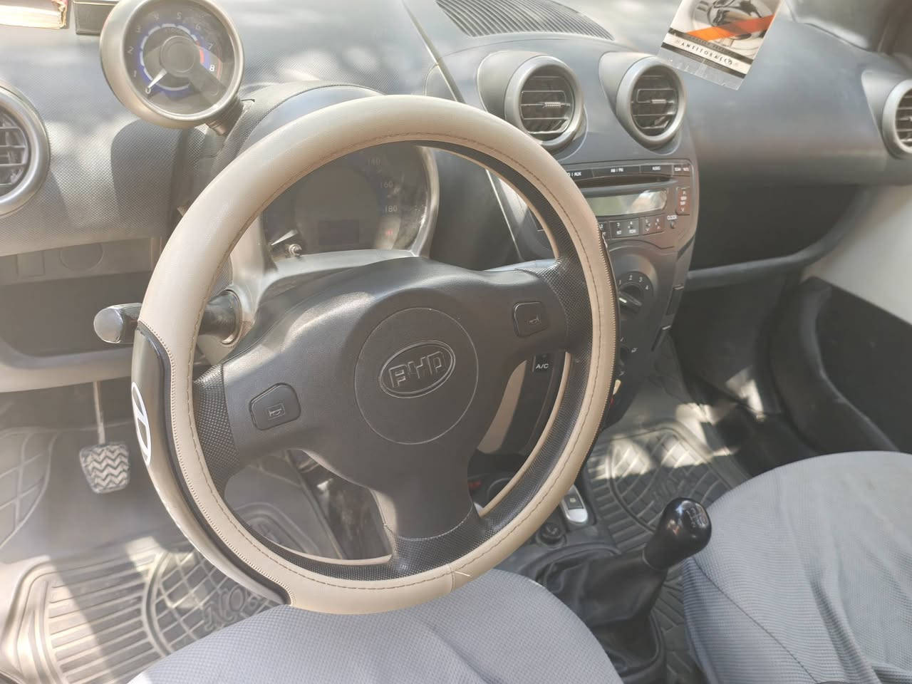 ⚫️ السلام عليكم 
⚫️بي واي دي BYD F0 للبيع 
⚫️ السيارة رقم بغداد انكليزي بأسمي
كير ومحرك بلادي 
ماشيه 105 الف 
⚫️كشر نضيف فقط طخة بسيطه في الباب الخلفية معدله بارد
⚫️السيارة كير عادي مكينة وكير نضيفات سيارة جاهزة  
⚫️تبريد تدفئه شغال
⚫️العنوان واسط صويره
التواصل والاستفسار /***********
