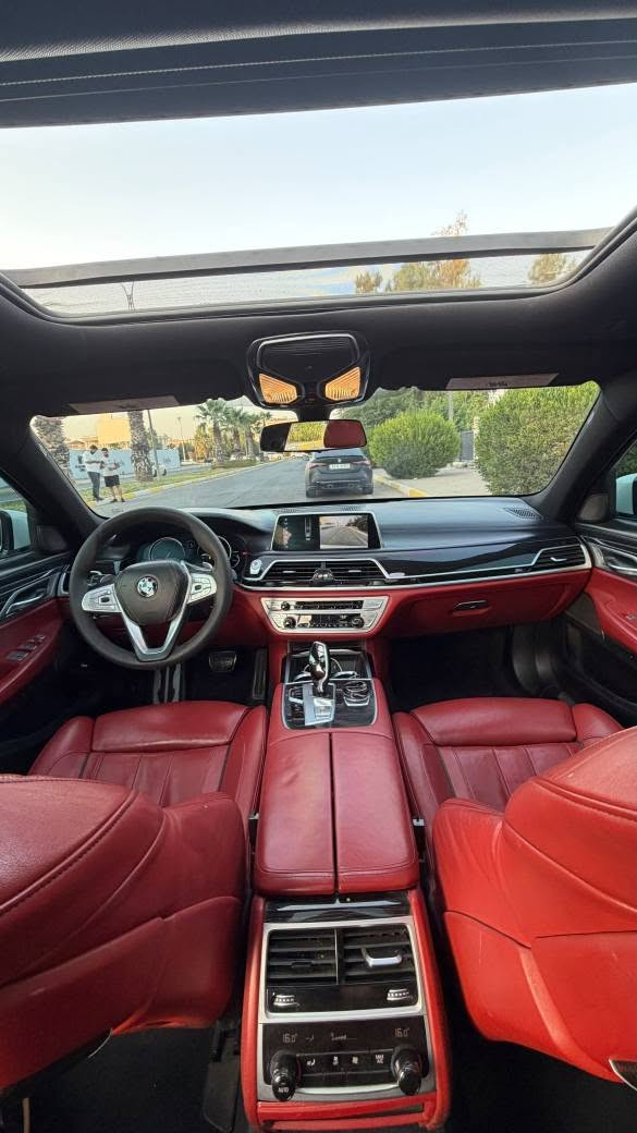 Bmw  740Li  2019 
فوول مواصغات  ناو سور 
هةيكةل كامل 760i 
١٥٠ هةزار رويشتية 
جامرةشي مروري هةية
گير و مةكينة و كارةبايات بةشةرت 
نيو چاملغي پشتي بوياغة 
بي داخلي بي ارباك 
٣ جي PDR ي هةية 
تةحويل بةشةرت  
سعر 250  وةرةقة و مةجال 
***********  كورك و واتساب أربيل, العراق
