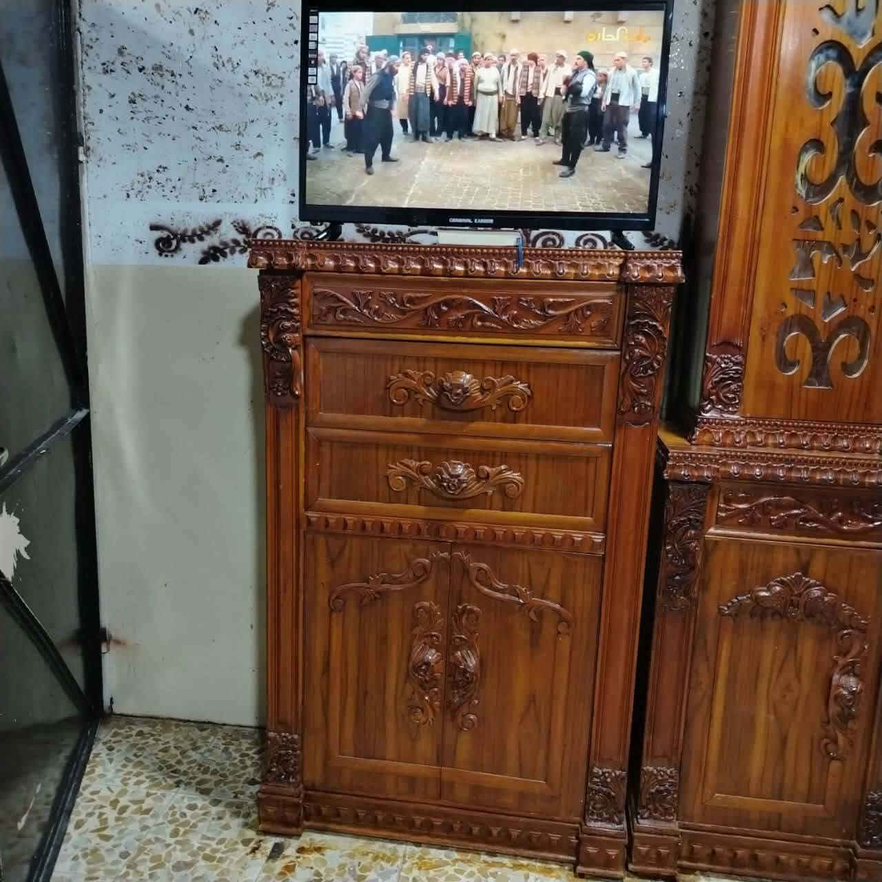 للبيع غرفه مستعمله شي قليل شغل ثقيل داخل خارج صاج خشب جمبر شرط بدون سكيبه شغل راقي اللطلب ‏‪***********‬‏
