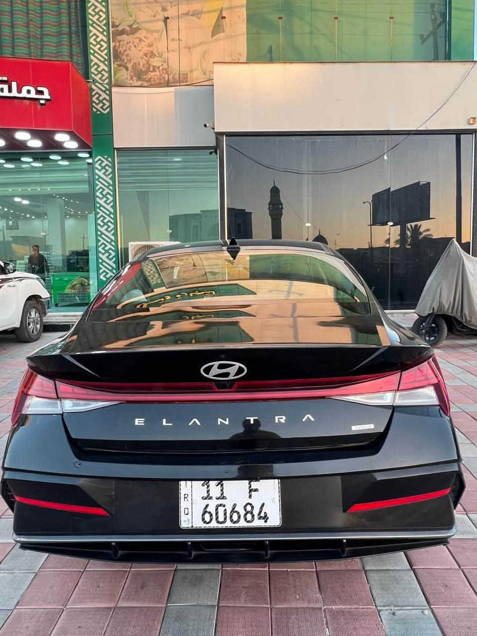 السلام عليكم 
النترا 2025 فول مواصفات 
هايبرد ضررها كلير من امريكا فقط رقم بغداد
السعر ١٥٠ $
للتواصل ***********
