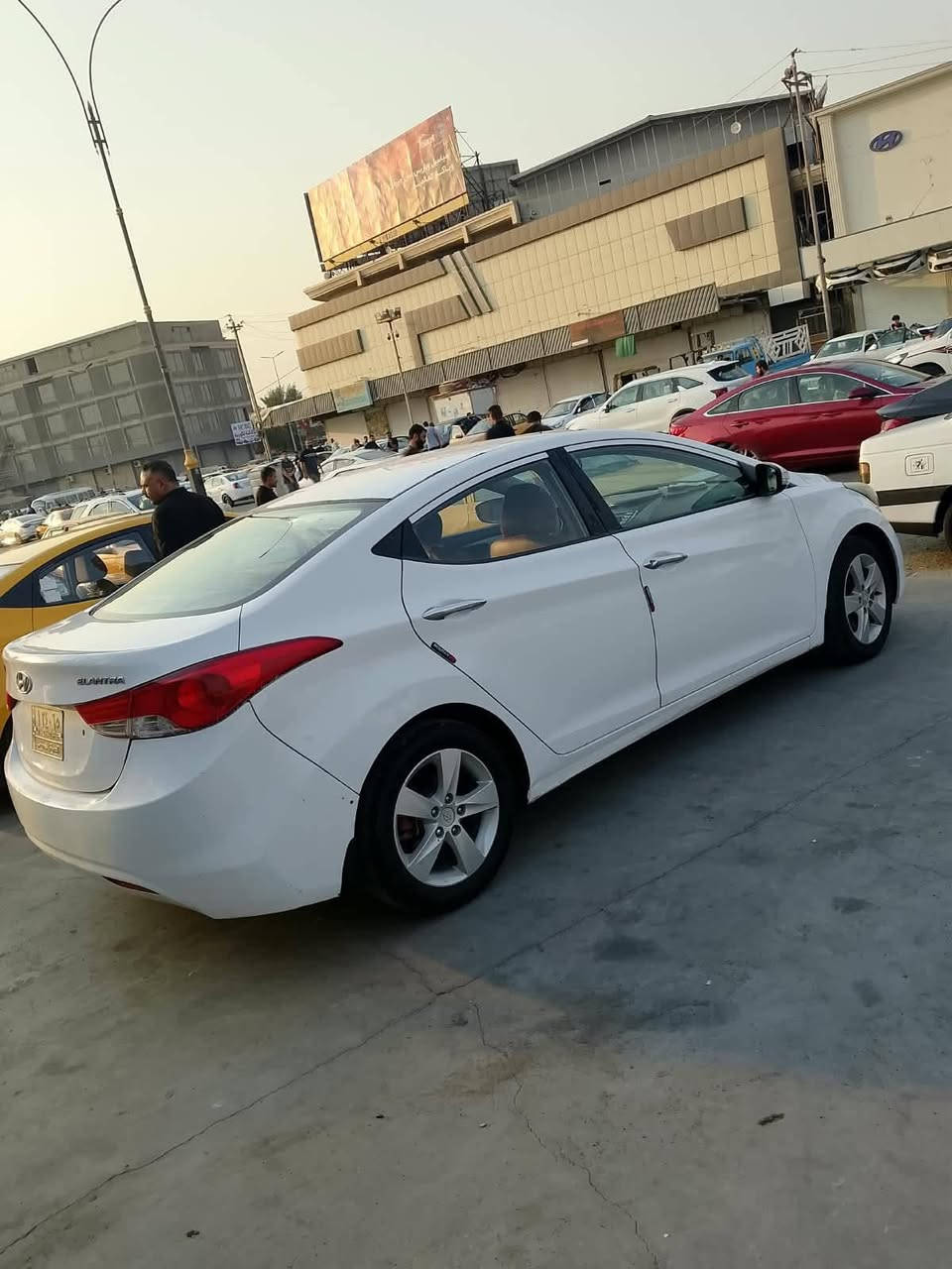 سلام عليكم شباب سياره النترا البيع
خليجي بيهه ضربات بسيطه سعر 100وبيهه مجال شراي يتصل ***********
