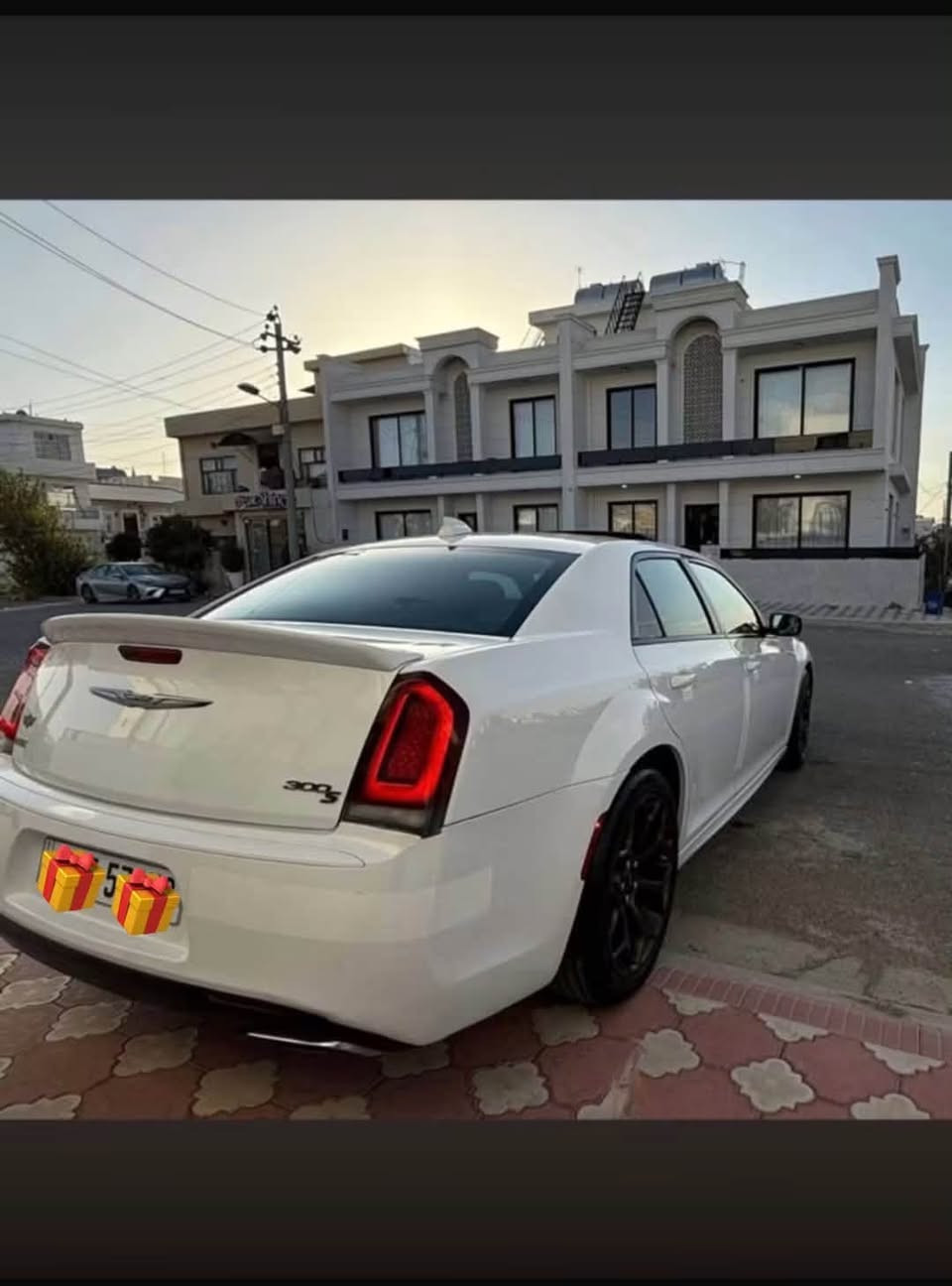 اوباما  S300
موديل ٢٠17
اللون  ابيض
محرك v6 3600
السيارة جديدة بكل معنى الكلمة
ماشية 87  مايل
رقم اربيل جديد 
مواصفات S كولد
بصمة
تو ويل
داخل اسود
شفتات ستيرن
تشغيل عن بعد
كامره خلفي 
سماعات بالصندوق بيتس
بانوراما 
كشن جلد
كشن كهربائي سائق
كشن كهربائي السكن
هيتر كشن 
ويل كب ٢٠ 
شاشه جبيرة 
كشن كهربائي
مكان اكواب  حار و بارد 
لايت زينون امامي 
السيارة  وارد كندى كفالة
كلين تايتل  حتي دعامايات بدون  صبغ
السعر 265 ورقه وبيه مجال 
الستفسار خاص او على الاتصال ***********e
