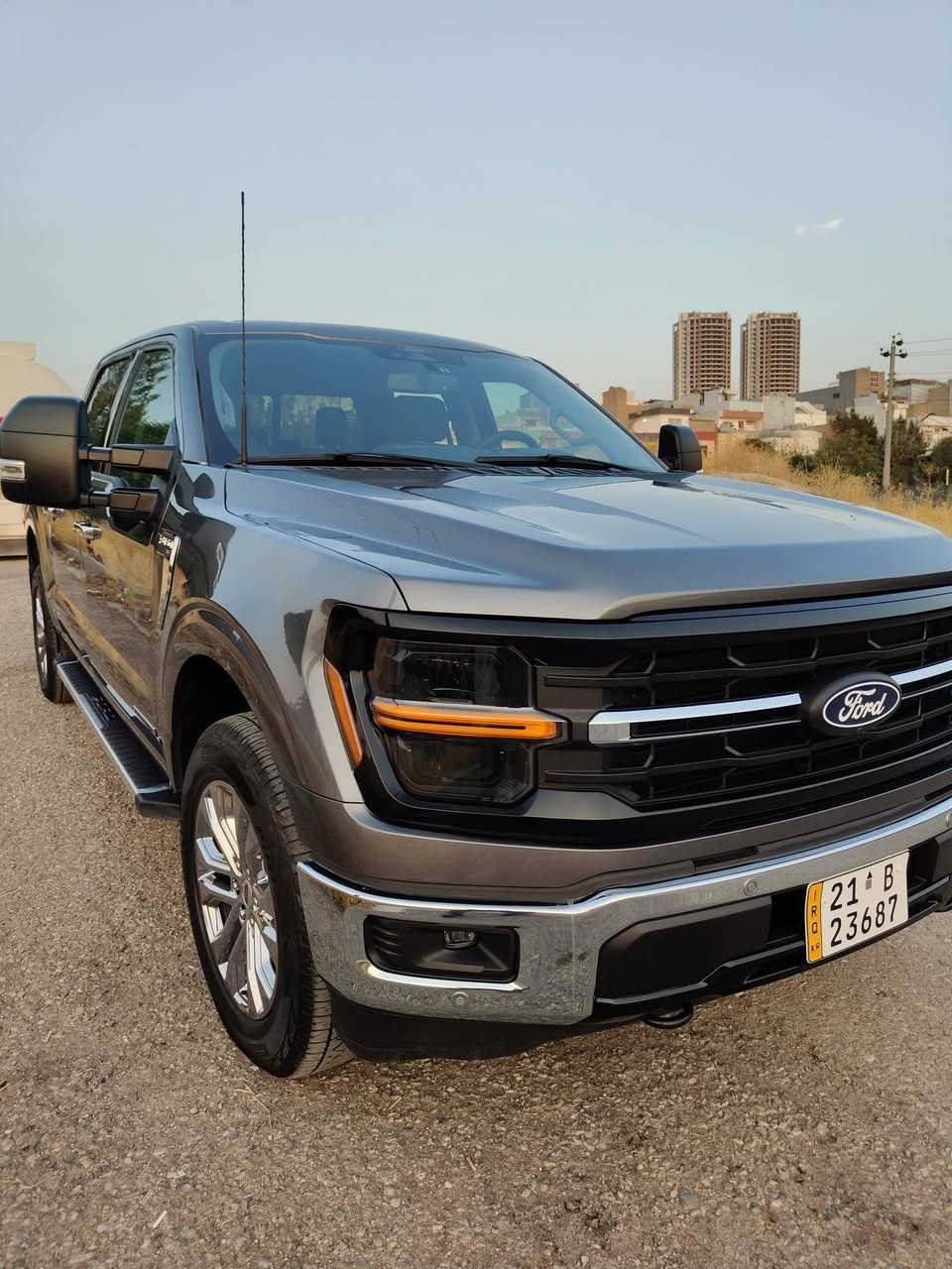 Ford f_150 للبيع
موديل 2024 hybrid
3.5torbo
6سلندر
مواسفات XLT
لون نفطي 
حادث بس باب خلفيه 
سيارة جاهيز فول
***********وتساب
