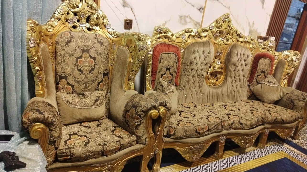 تخم زان مصري ١٠ مقاعد مع ٧ كوشات مع طبله وسطيه ب٦٠٠ الف وبي مجال (***********)
