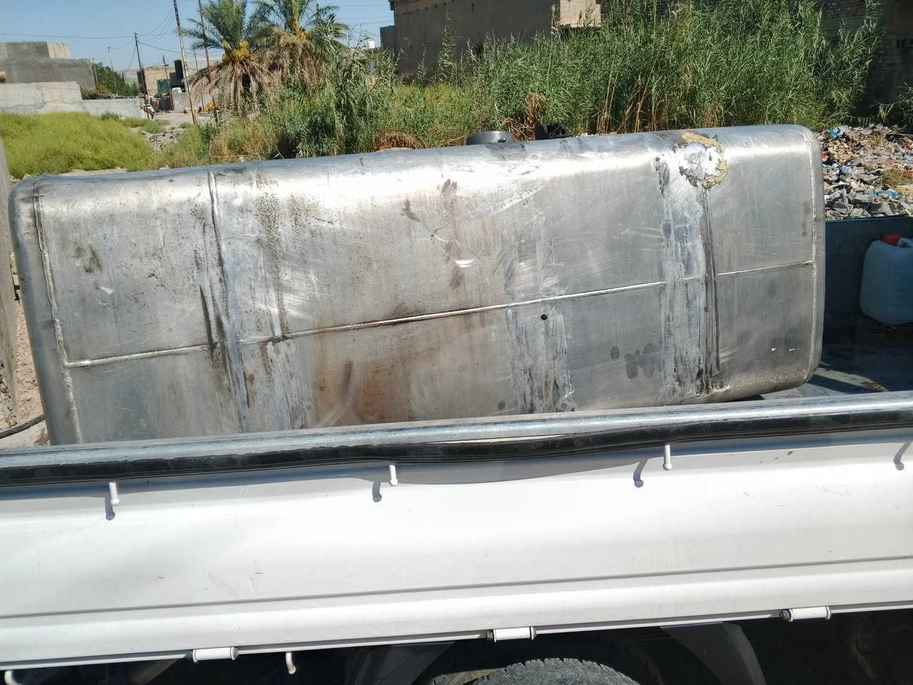 تانكي للبيع 850 لتر بدون قواعد مكان بغداد ابو غريب***********
