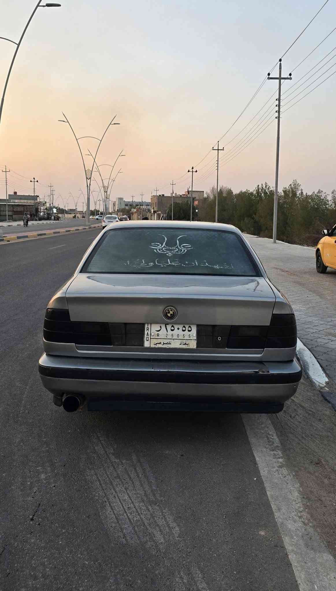 525 محرك 6 سلندر خطي مسكر عدل بحالة ممتازة كير عادي يعني انسى العطل، حدادية امامية خلفية جديدة تبريد فول، كزوز رياضي السيارة كلش نظيفه وجاهزة نقصها فقط شوي ترتيبات بالغرفة غرفتها 65% رقم بغداد مشروع وطني مكانها بصرة وراعيها بالبصرة مطلوب بيها 46 وبيها مجال ، والشراي يشلع عيوني  موجودة بشط العرب الجزيرة باب الهوى 
          ***********      .      ٧٧٤٥١٧١١٠٤. البصرة, العراق

