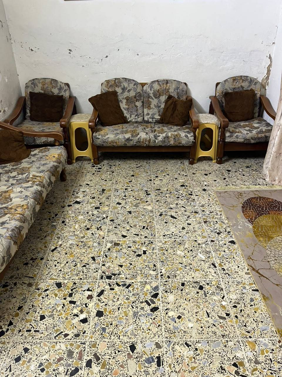 كنبة • خشب ساج • بغداد