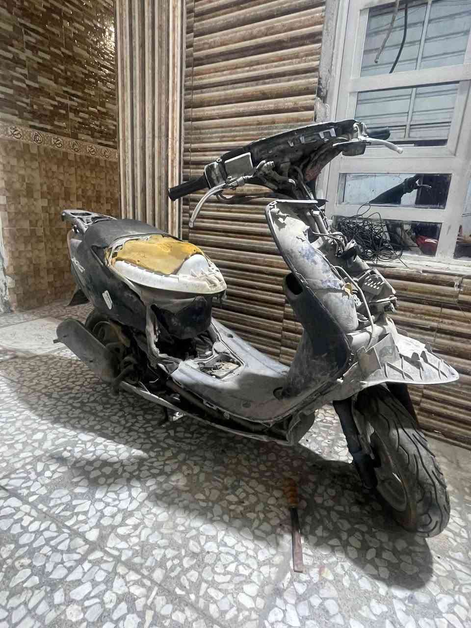 السلام عليكم دراجات ثنين النوع عصفوريه
وحده تشتغل وحده مادري تشتغل لا ماعرف بيهن 

السعر 150 قفل 

***********
