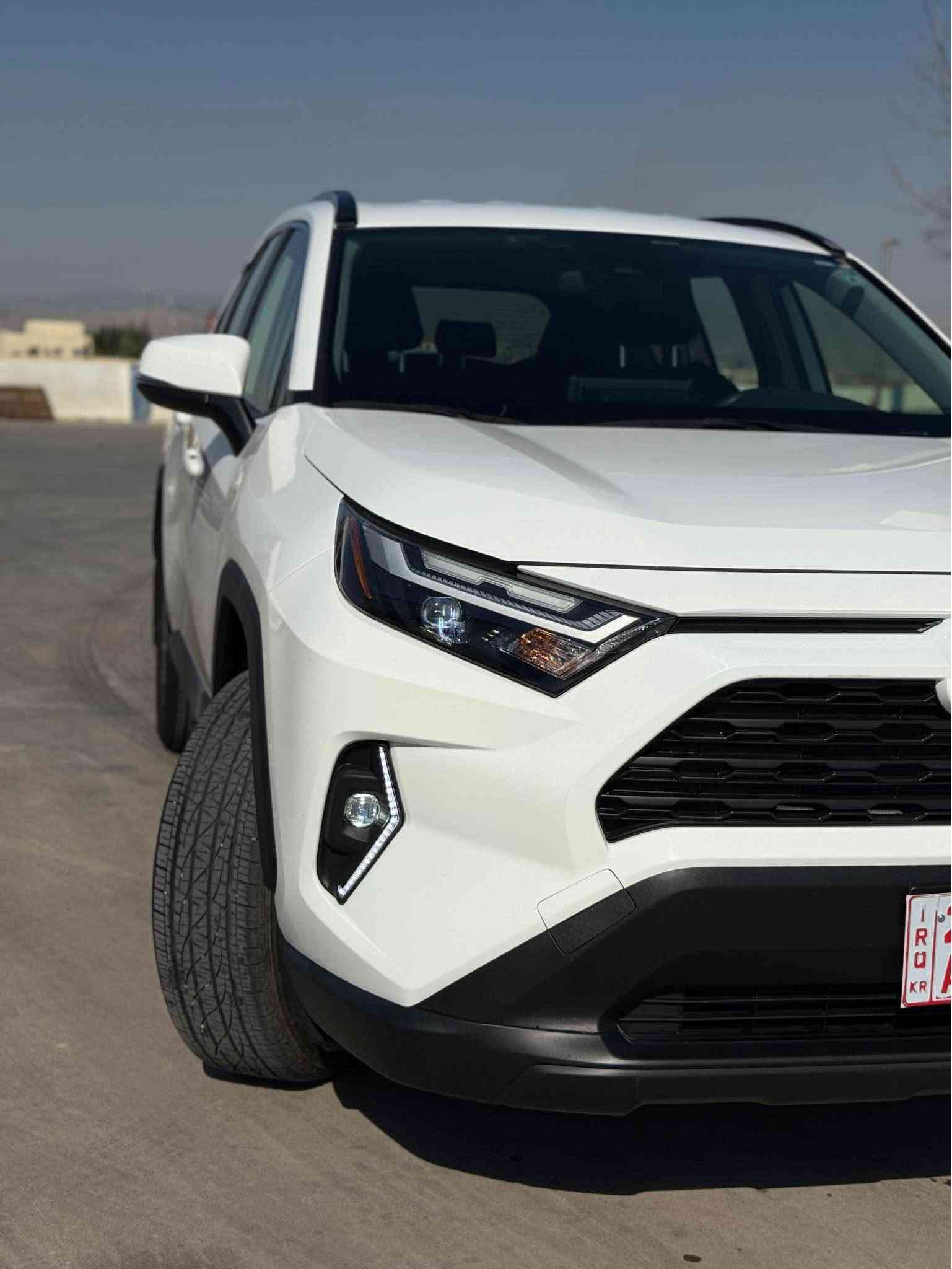 تويوتا رافور ٢٠٢٥ هايبريد 
مواصفات LE امريكي ، ماشيه 6الف مايل
دبل اكسل AWD  ، تبريد خلفي ، مكينه 2.5 ، كاميره خلفي ، حساس ، رادار ، لايت زينو ، بلاجكتور ، ABS , تحديد سرعه گيج إلكتروني ، گير و محرك شرط ، سياره نظيف جدا  سياره بجم كبس ماعدا جامبلخ خلفي صبخ  وشبر تعديل باب نفر امامي، سياره مابيها خدش واحد ، سياره سويتلها فحص و هزه 100% سياره جاهز للرقم و مجالها للرقم شهرين ، لأي استفسار اتصل *********** دهوك, العراق

