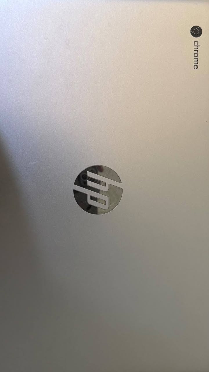 السلام عليكم.. 
لابتوب من شركة HP 
التشغيل ChromeOS (كروم بوك - Chromebook)
محول نظام Windows 11 بالكامل
core i 5 
للإستفسار أكثر ، *********** واتساب
