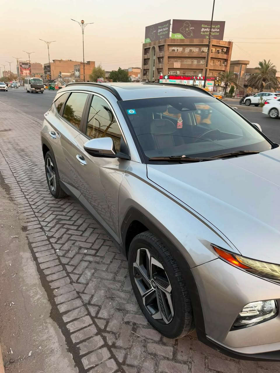 توسان واردامركي مديل23
حادثه جاملغ مبدل وبنيد  وبيه بداية الشاصي تعديل مكينه وكير كفالة 2500
 مواصفات السيارة
1-بصمه+ بصمه ابوب
2-فتحه سقف
3-رادارت امامي خلفي
4-نقطة عمياء
5-فور ويل
6- نظام اوتو هولد
7 -سايد بريك بصمه
8-تبريد قطعتين
9- نظام تحديد مسار 
10-مود درايف 4وضعيات قياده
11-صندوق كهربائي
السيارة رقم بغداد تحويل ثاني يوم  سعر السيارة 173وبيهة مجال  
مكان السيارة بغداد الامين
***********
